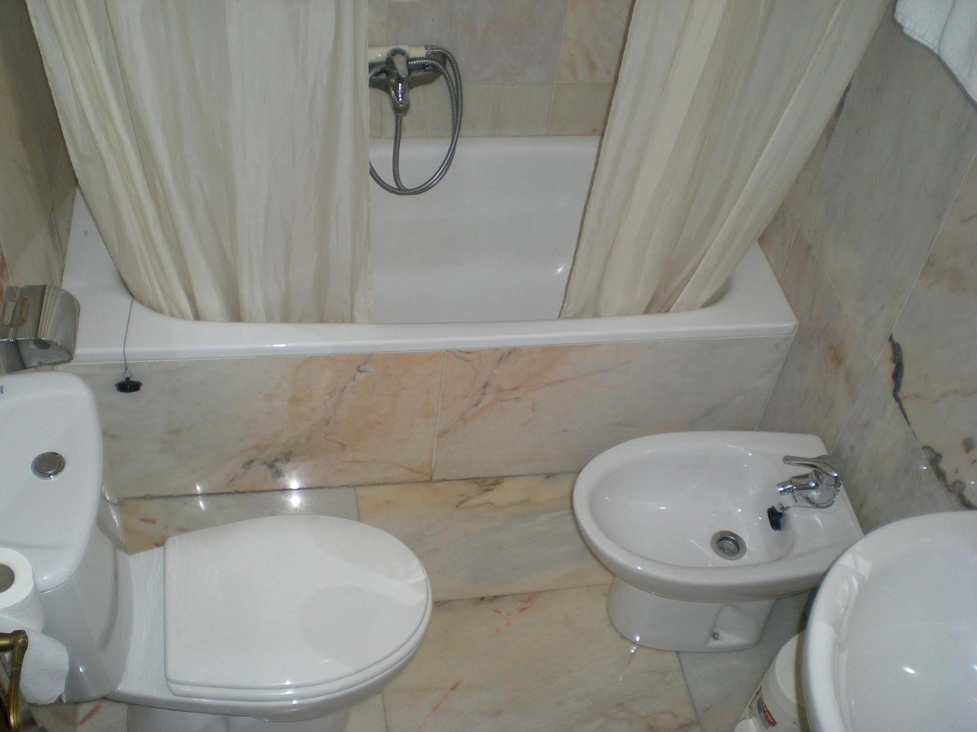 Hotel Puerta Romeros Burgos Ngoại thất bức ảnh